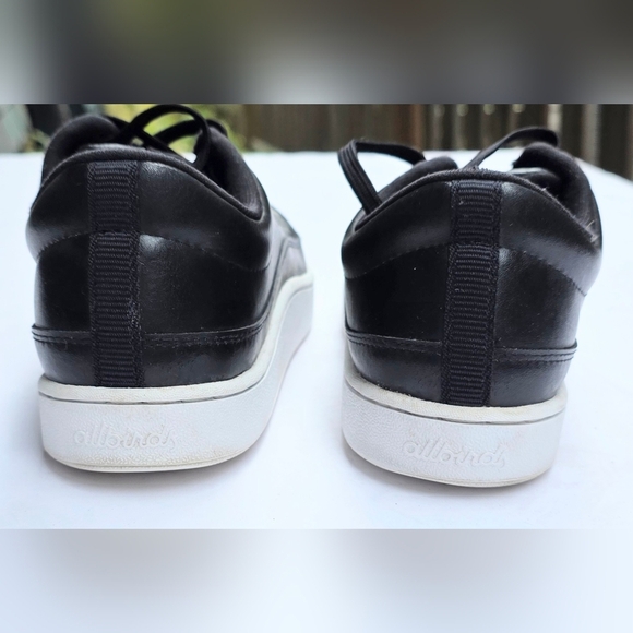 Allbirds Women's Black and White Plant Pacer Sneakers. Size 8.25. Good Condotion - Picture 5 of 8